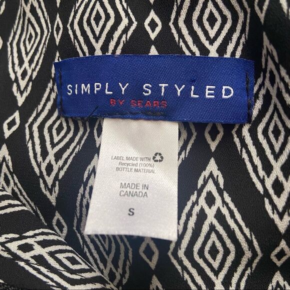 Simply Styled Lightweight Bomber Jacket - Picture 6 of 8